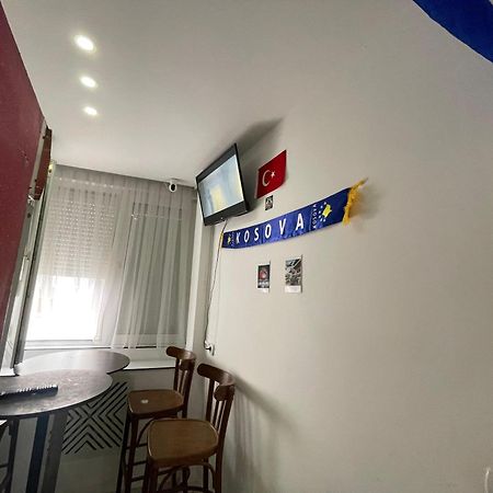 Shesh Hostel Pristina Exterior photo