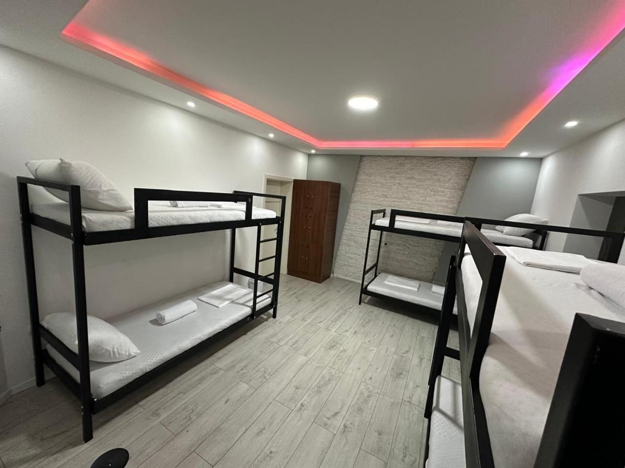 Shesh Hostel Pristina Exterior photo