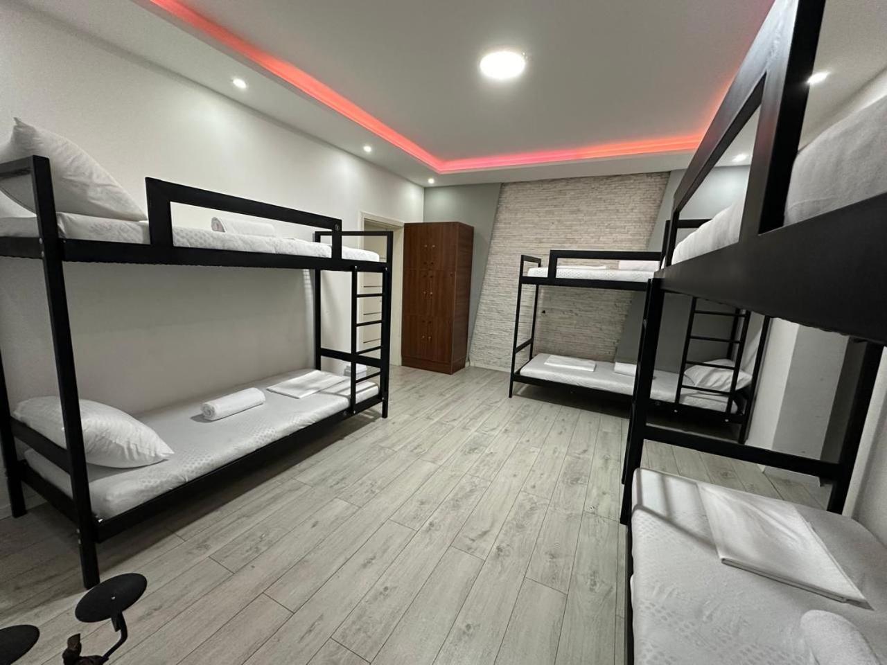 Shesh Hostel Pristina Exterior photo