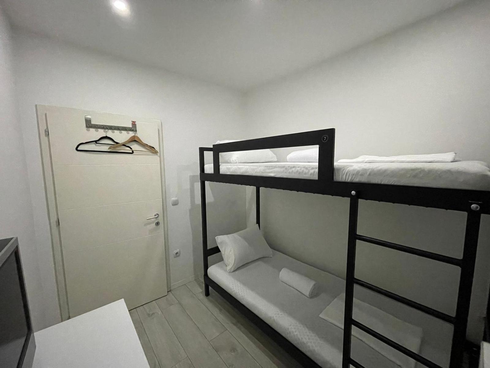 Shesh Hostel Pristina Exterior photo