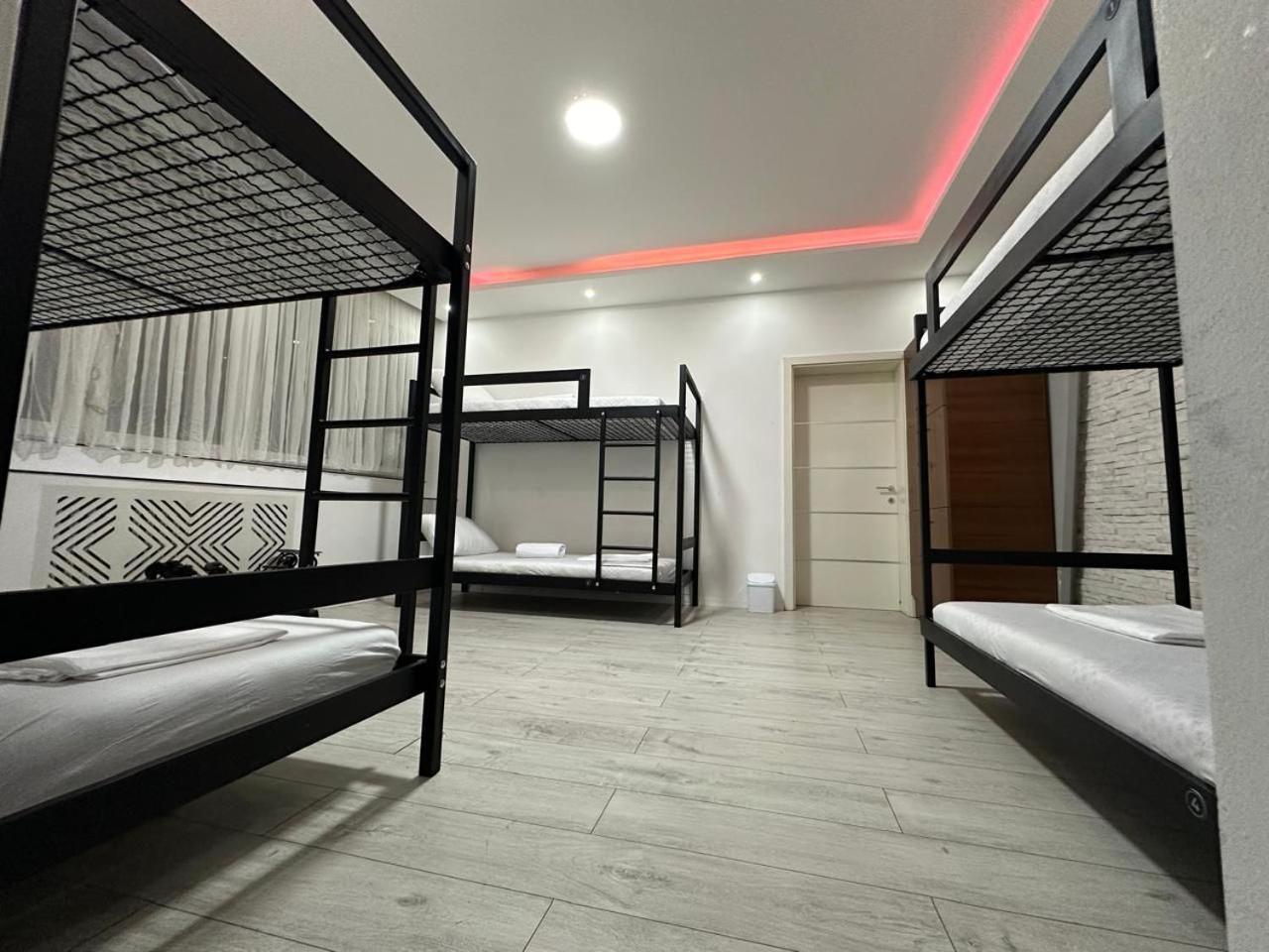 Shesh Hostel Pristina Exterior photo