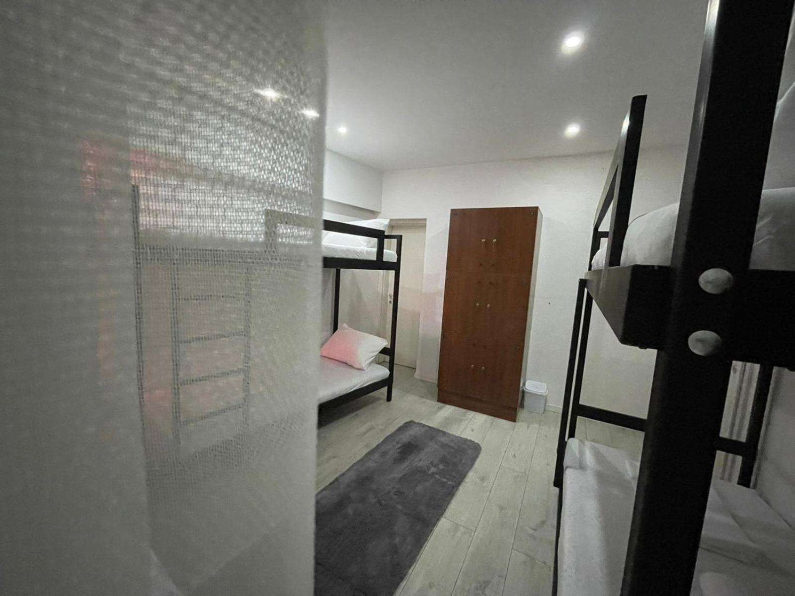 Shesh Hostel Pristina Exterior photo